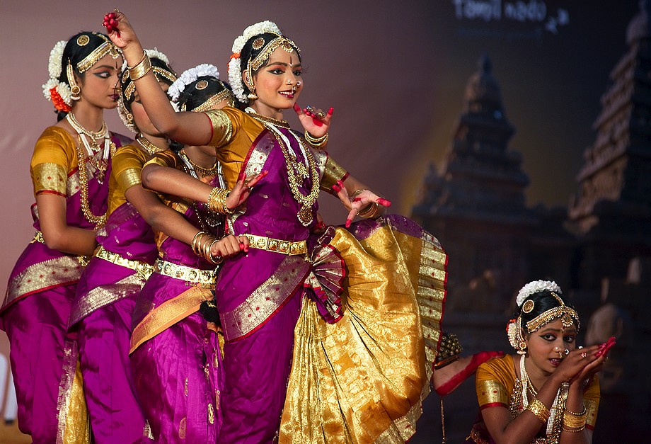 Saranya Sai Prasanth (Mamallapuram Dance Festival 2012 - Bharatanatyam)